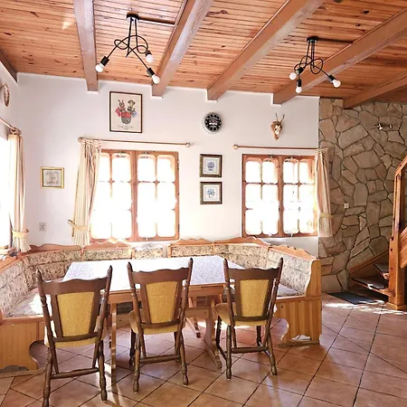 Dom wakacyjny Jolanta Teerau